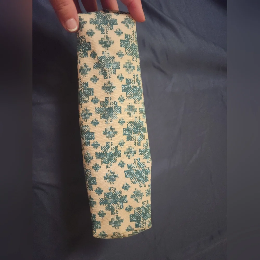 Clarins Feed 10 Cosmetic bag - Picture 4 of 4